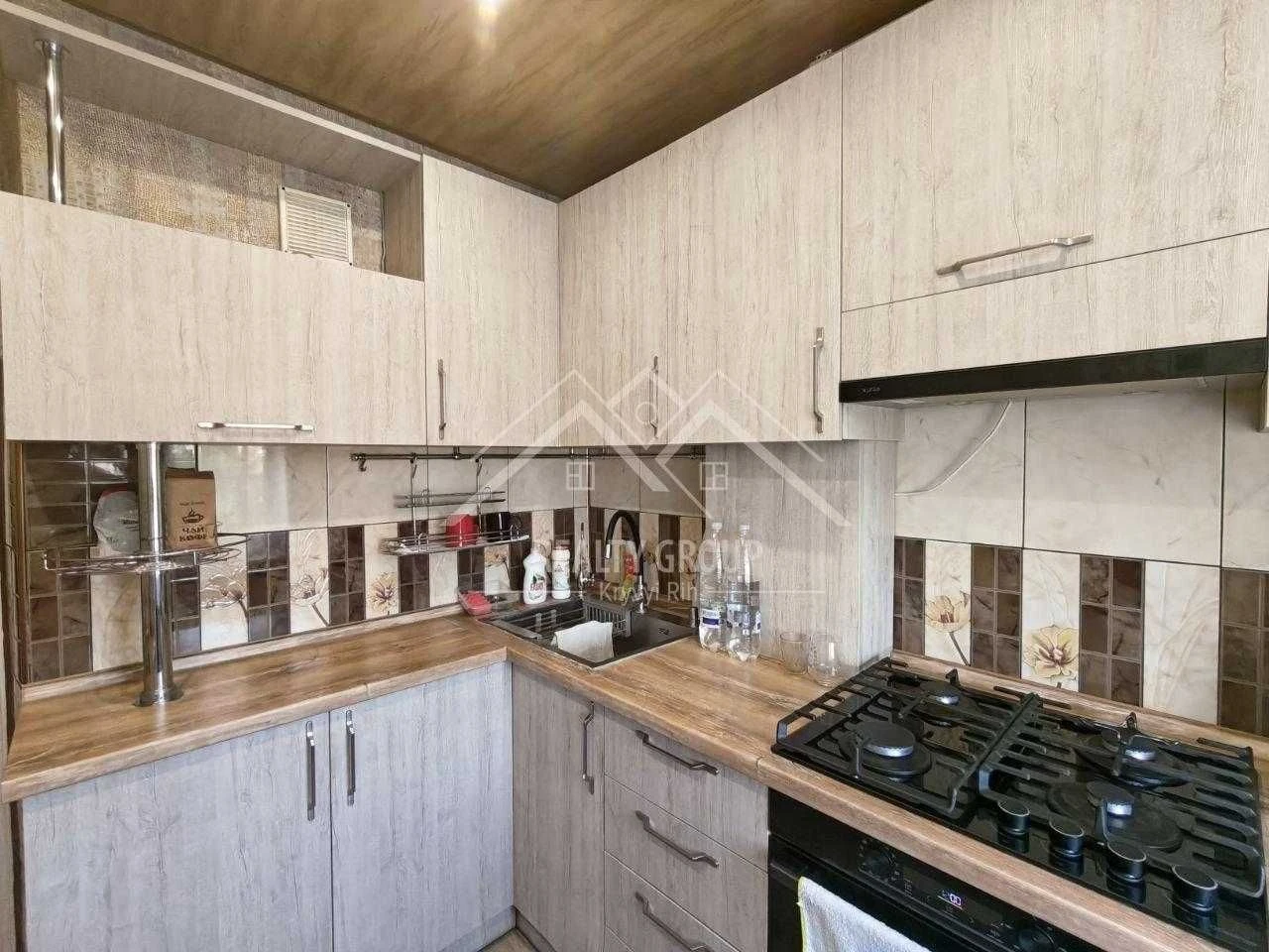 For Sale 3-bedroom apartment with independent heating (Matevych)