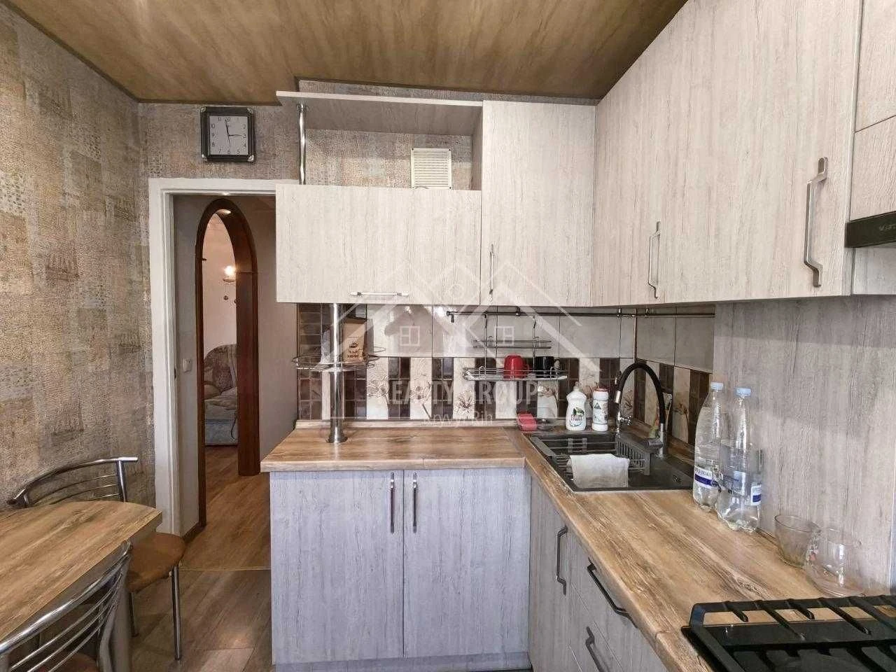 For Sale 3-bedroom apartment with independent heating (Matevych)