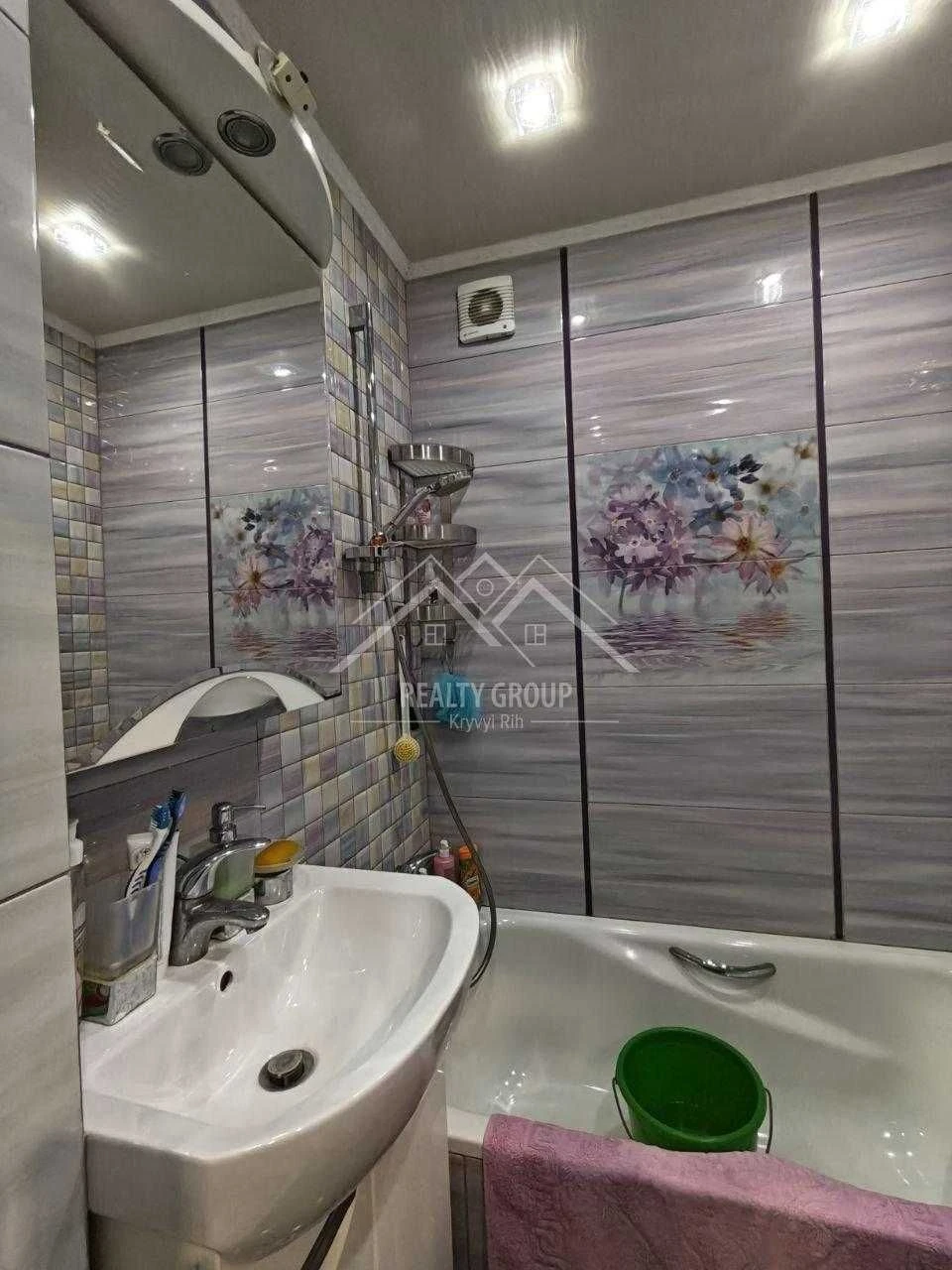 For Sale 3-bedroom apartment with independent heating (Matevych)