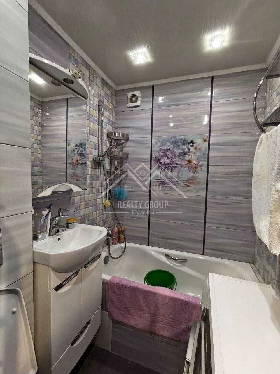 For Sale 3-bedroom apartment with independent heating (Matevych)