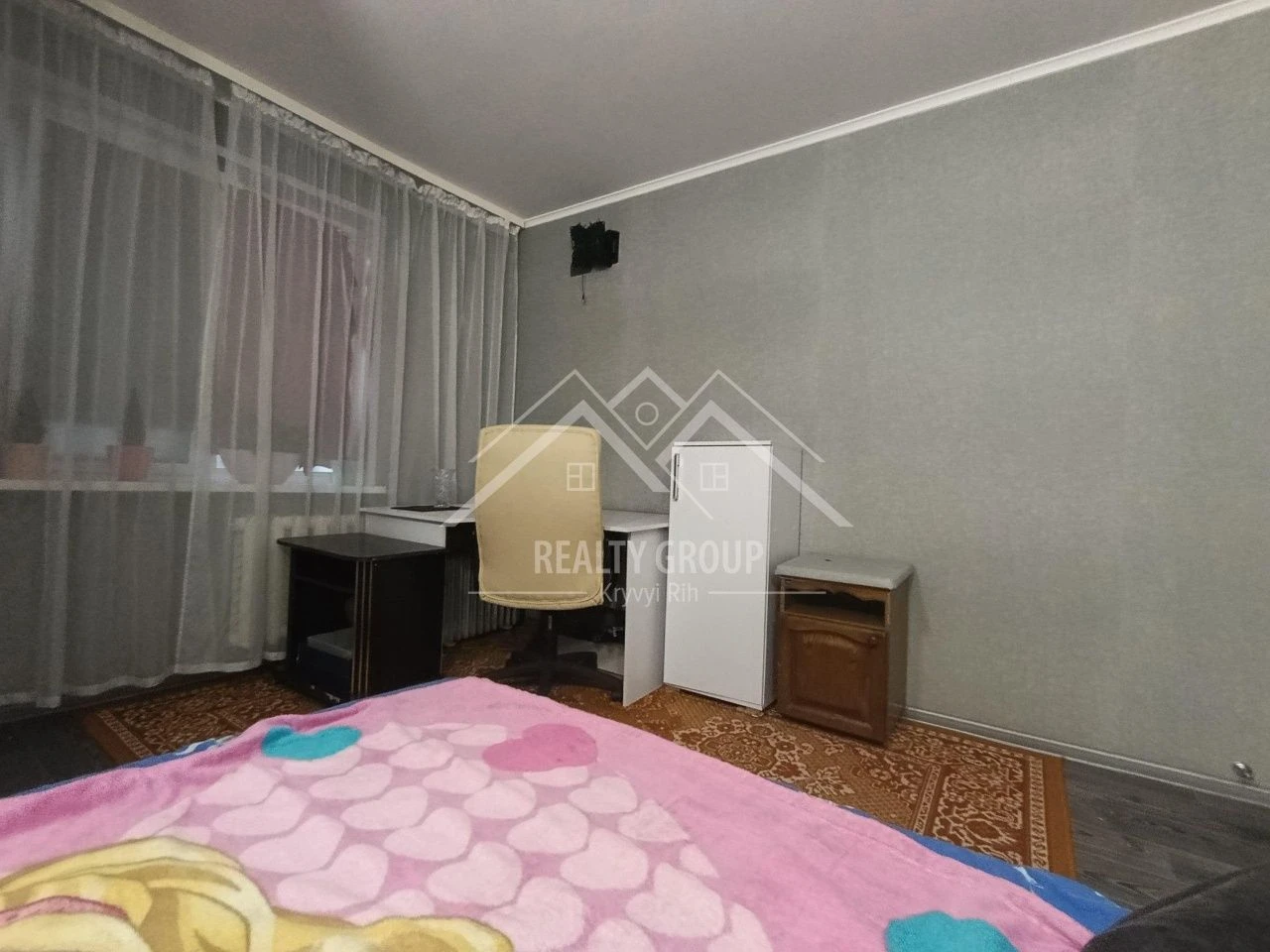Продається 3-кімнатна квартира з ремонтом та меблями