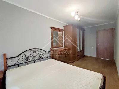 Sale of a spacious 3-bedroom apartment in 98th district