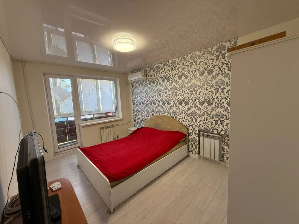 Selling my 3-room apartment on Street of Peace, 7 (Dzerzhynka)