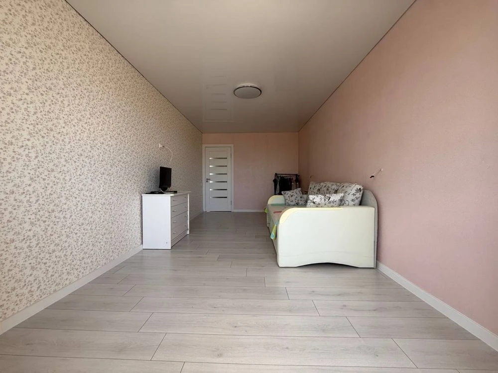 Selling my 3-room apartment on Street of Peace, 7 (Dzerzhynka)