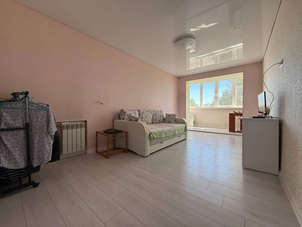 Selling my 3-room apartment on Street of Peace, 7 (Dzerzhynka)