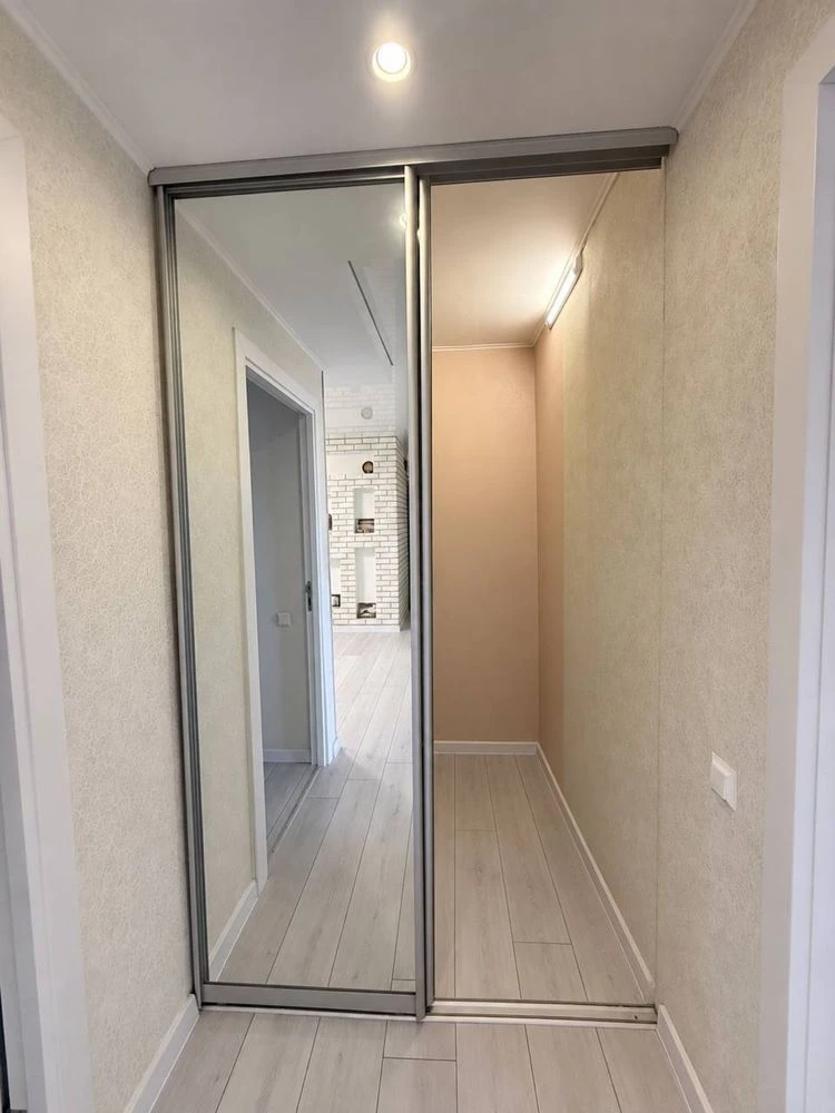 Selling my 3-room apartment on Street of Peace, 7 (Dzerzhynka)