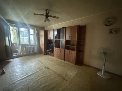 For sale 2-bedroom apartment on Mykoly Sviatylsky 18