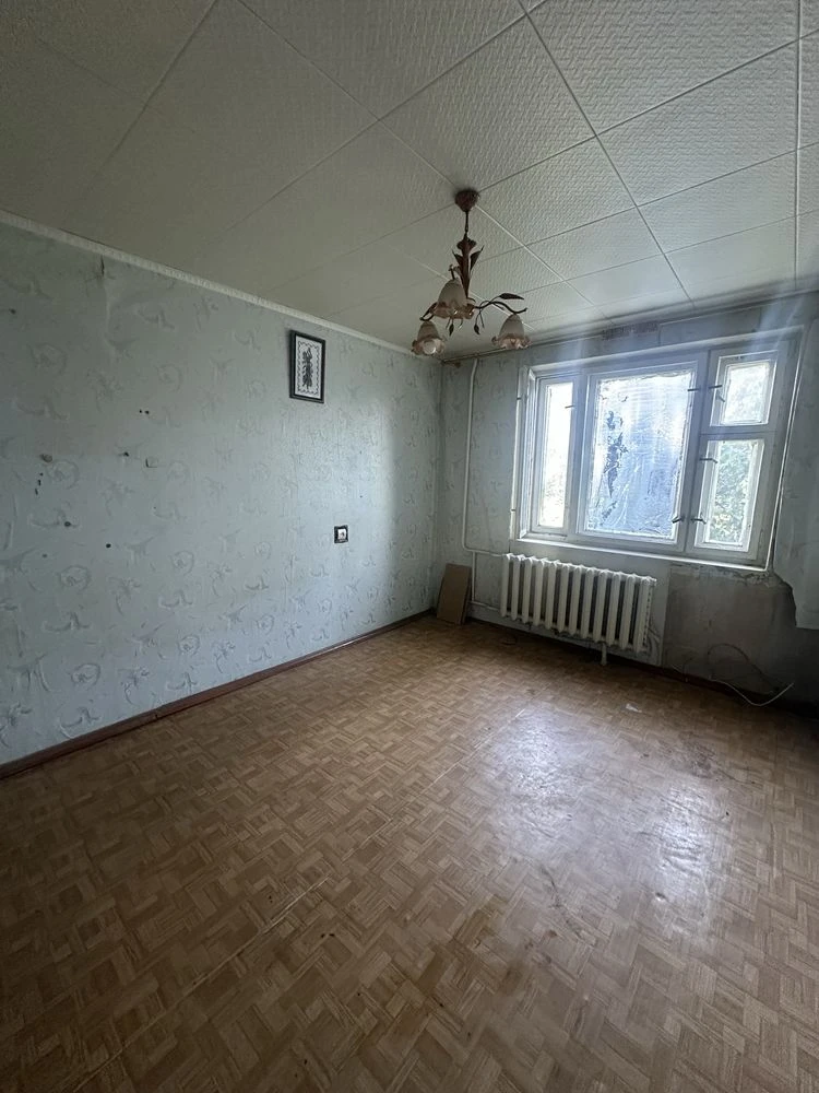 For sale 2-bedroom apartment on Mykoly Sviatylsky 18