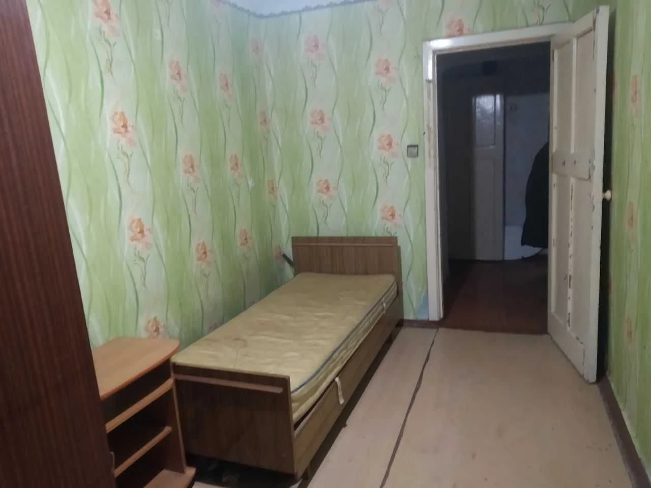 Affordable 3-room apartment in Ingulets district, Zbagachuvaila street (NKHO, near YUHO, 9th floor)