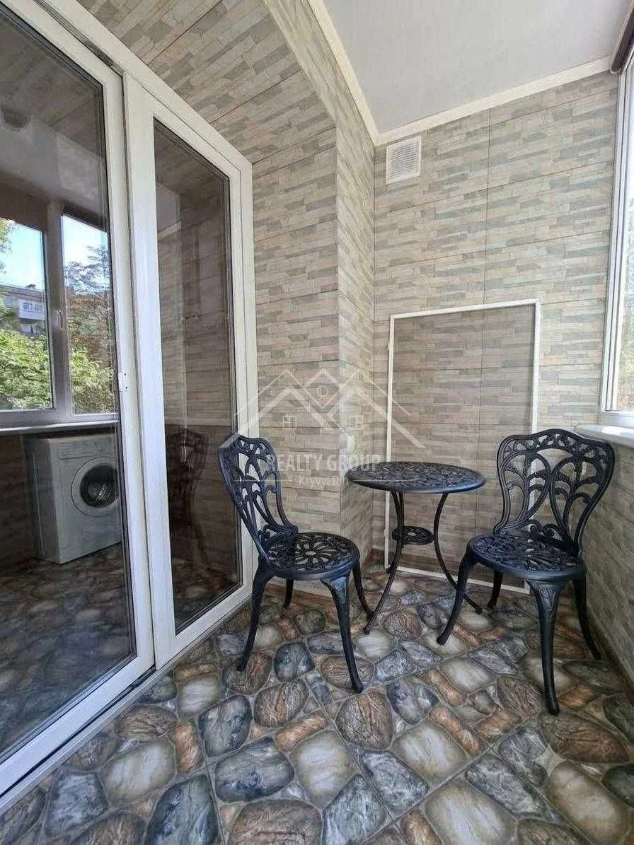 Sale of a 3-room apartment with improved layout in Hirnysky