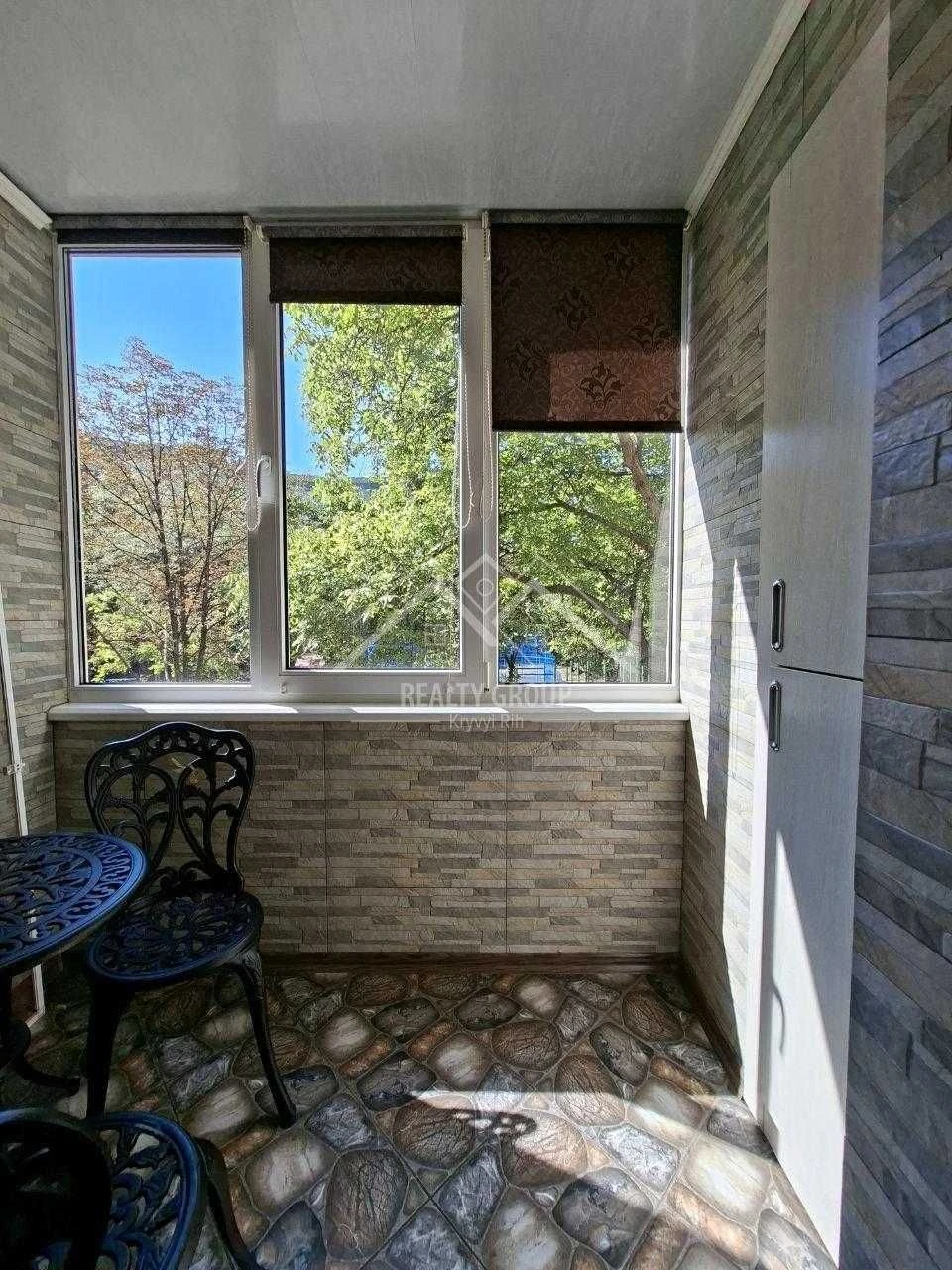 Sale of a 3-room apartment with improved layout in Hirnysky