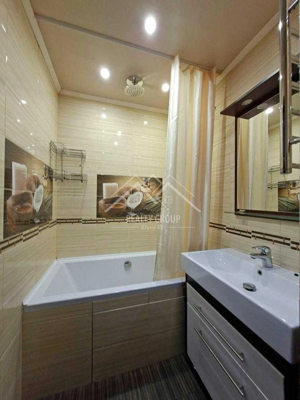 Sale of a 3-room apartment with improved layout in Hirnysky