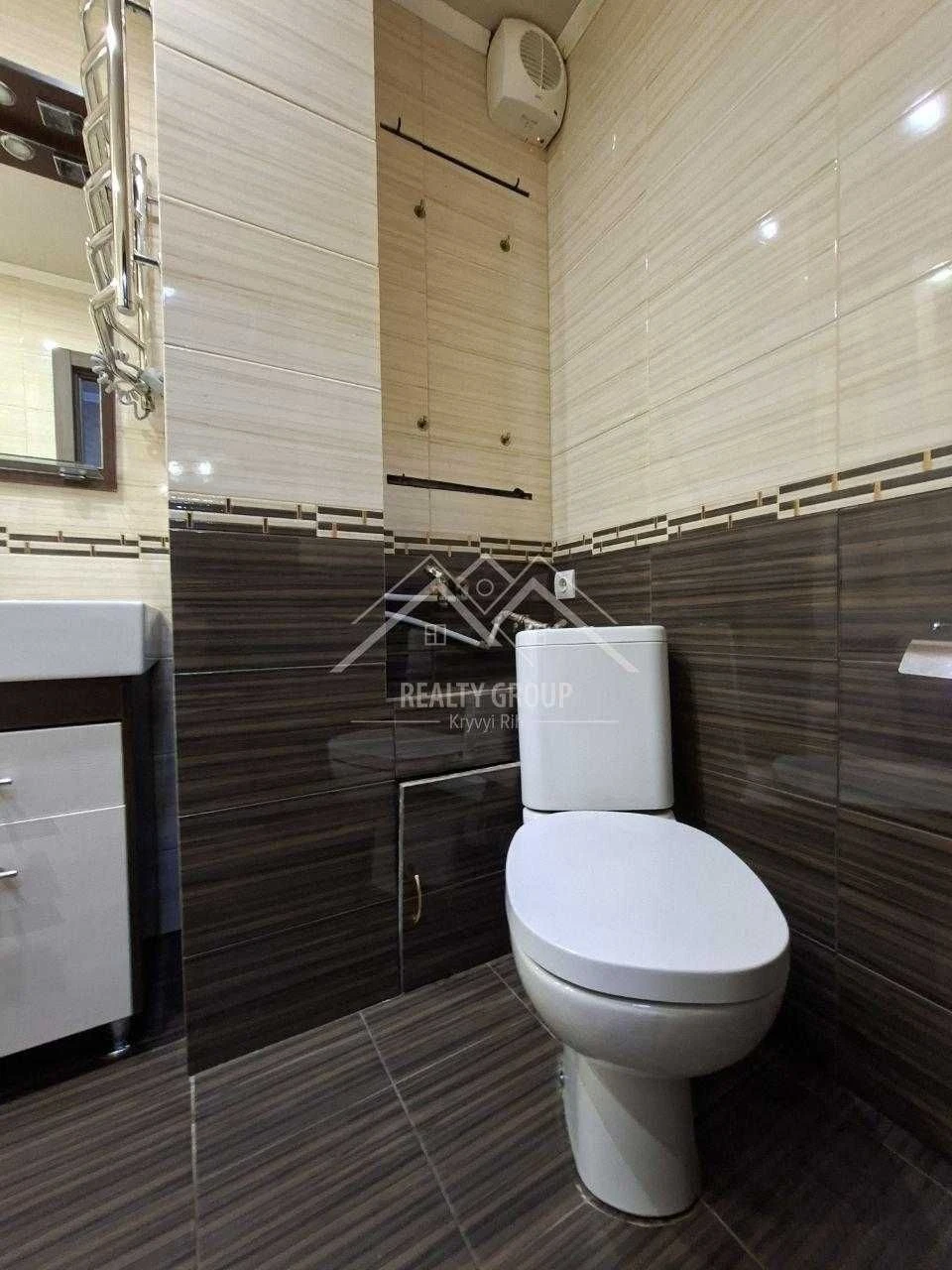 Sale of a 3-room apartment with improved layout in Hirnysky