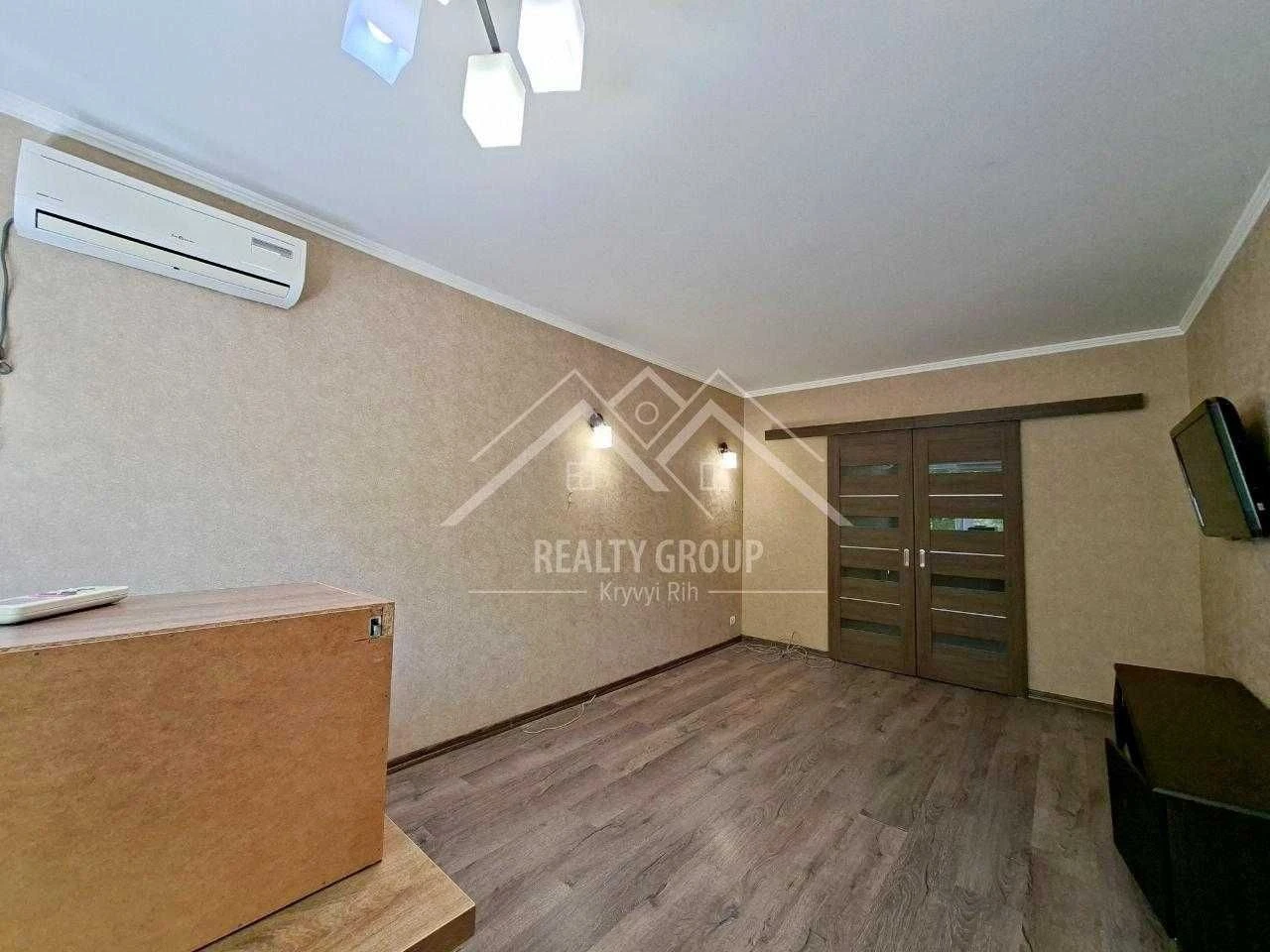 Sale of a 3-room apartment with improved layout in Hirnysky