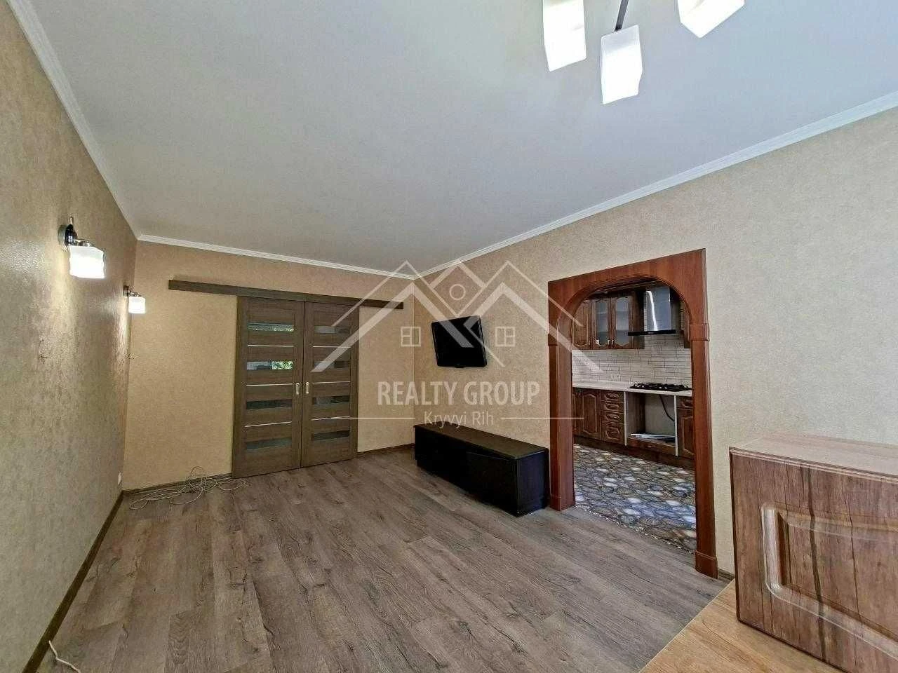 Sale of a 3-room apartment with improved layout in Hirnysky