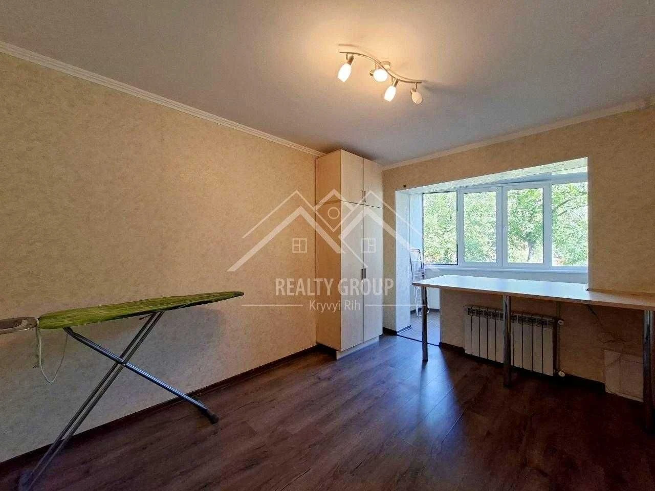 Sale of a 3-room apartment with improved layout in Hirnysky