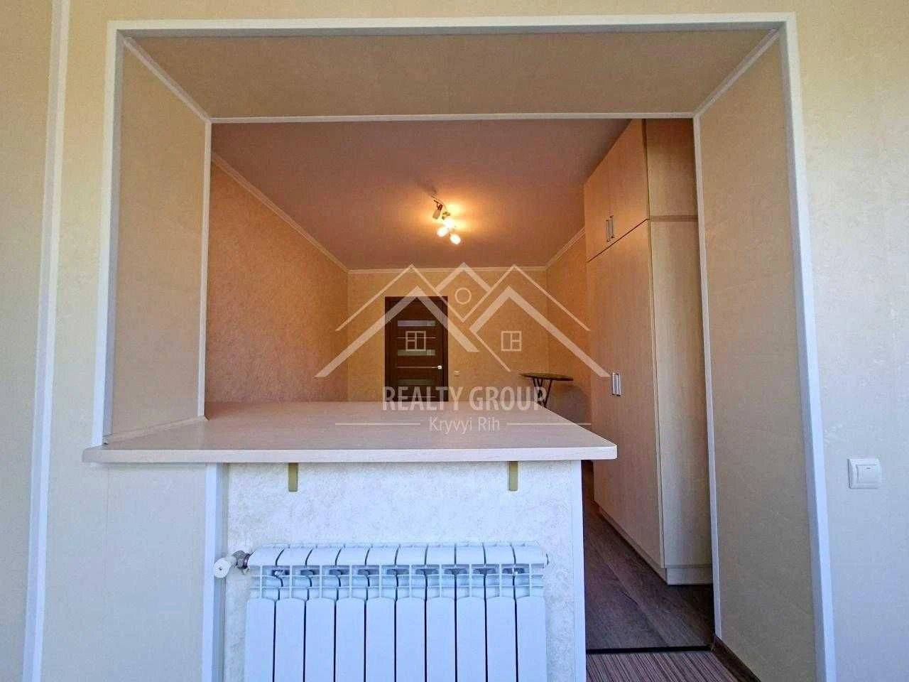 Sale of a 3-room apartment with improved layout in Hirnysky