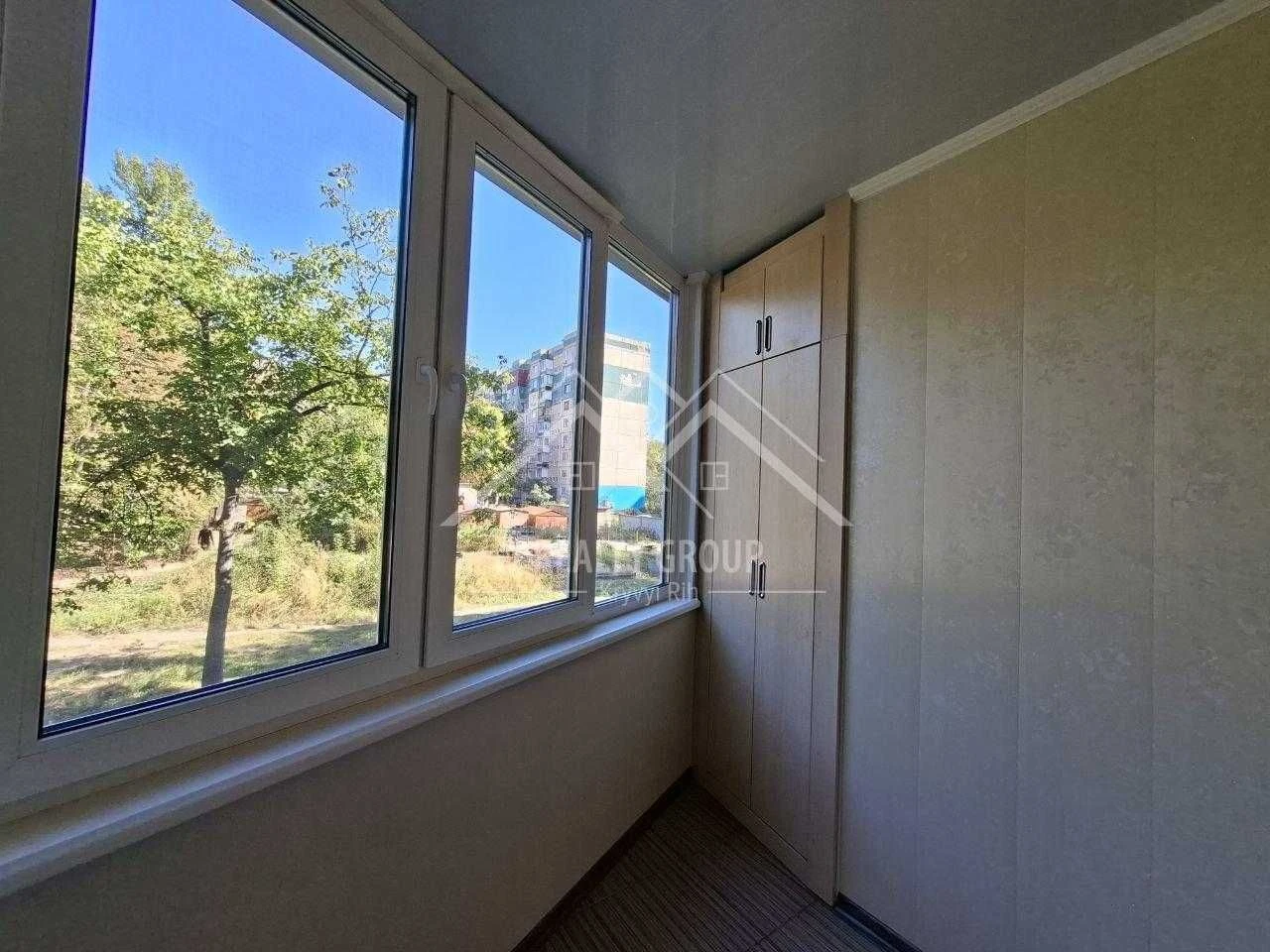 Sale of a 3-room apartment with improved layout in Hirnysky