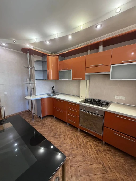 Sale of a 3-bedroom apartment in Sunny neighborhood