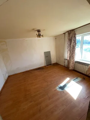 One-bedroom apartment from owner for renovation