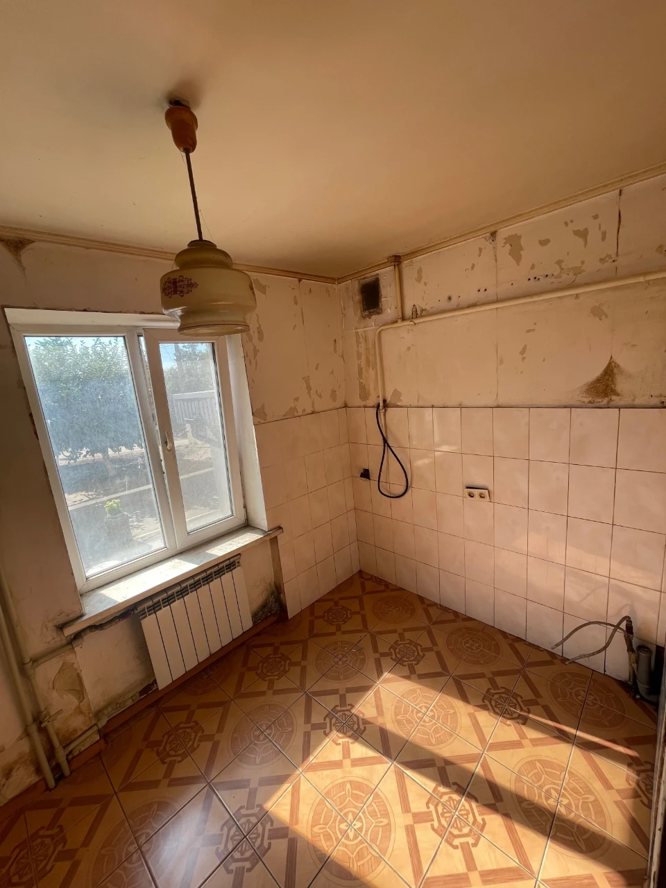 One-bedroom apartment from owner for renovation
