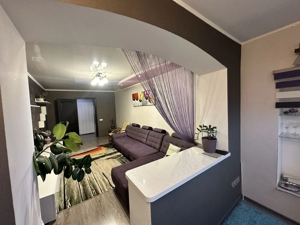 Selling 3-bedroom apartment, 95 sq meters