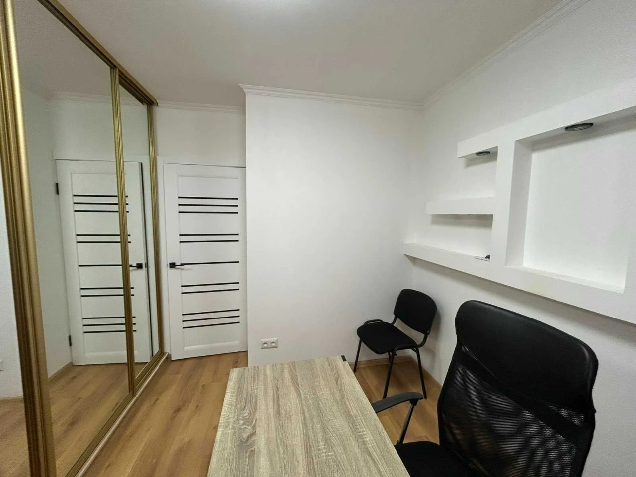 For Sale 4-room apartment, Ivan Avramenko st. Building 12 / Bul.