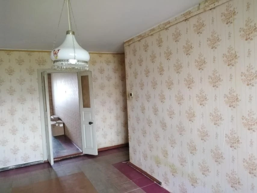 3 room apartment 6/9, Charovna Street (district 8 hospital)
