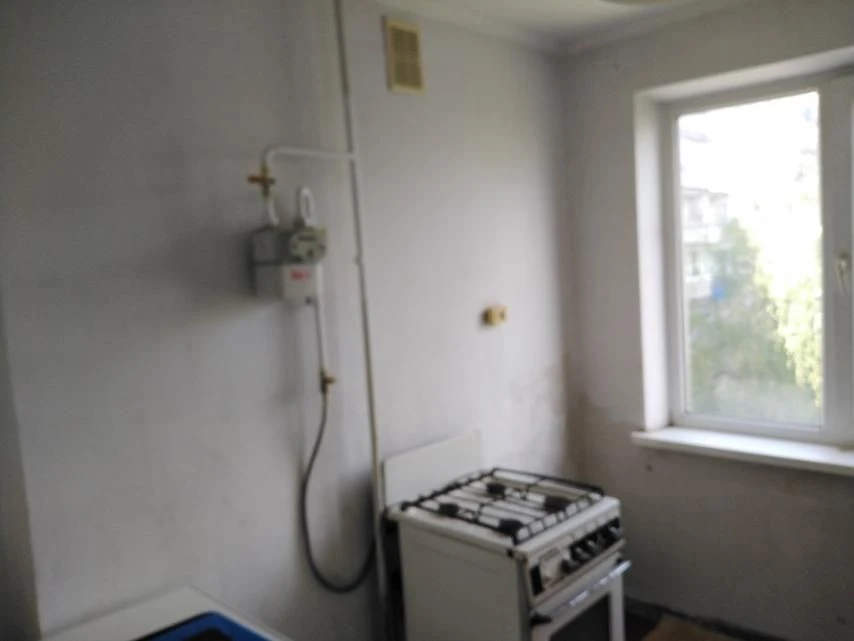 3 room apartment 6/9, Charovna Street (district 8 hospital)