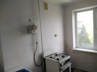 3 room apartment 6/9, Charovna Street (district 8 hospital)