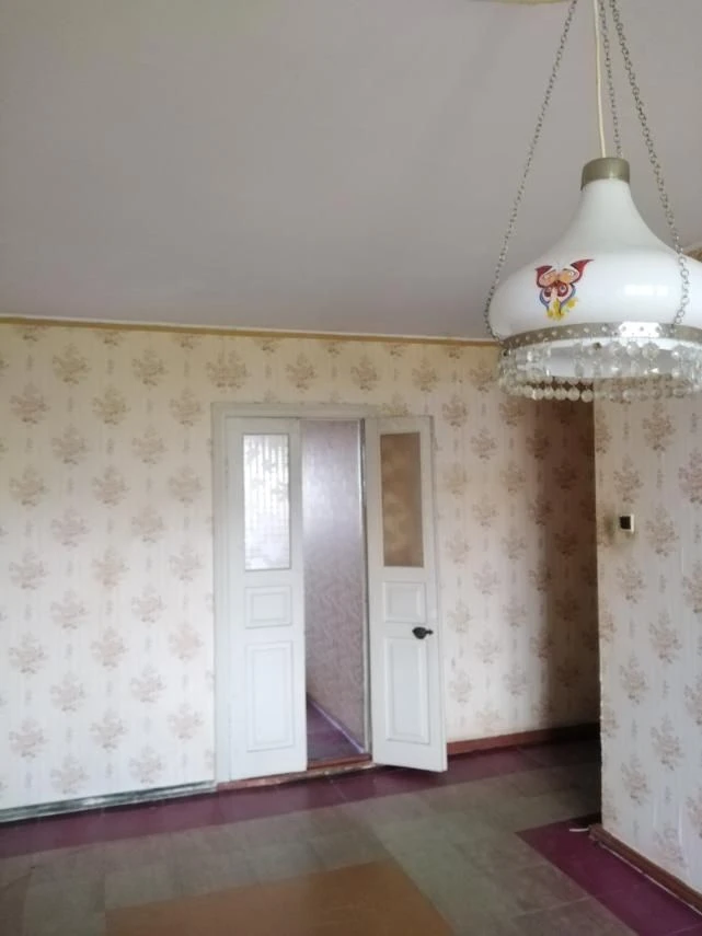 3 room apartment 6/9, Charovna Street (district 8 hospital)