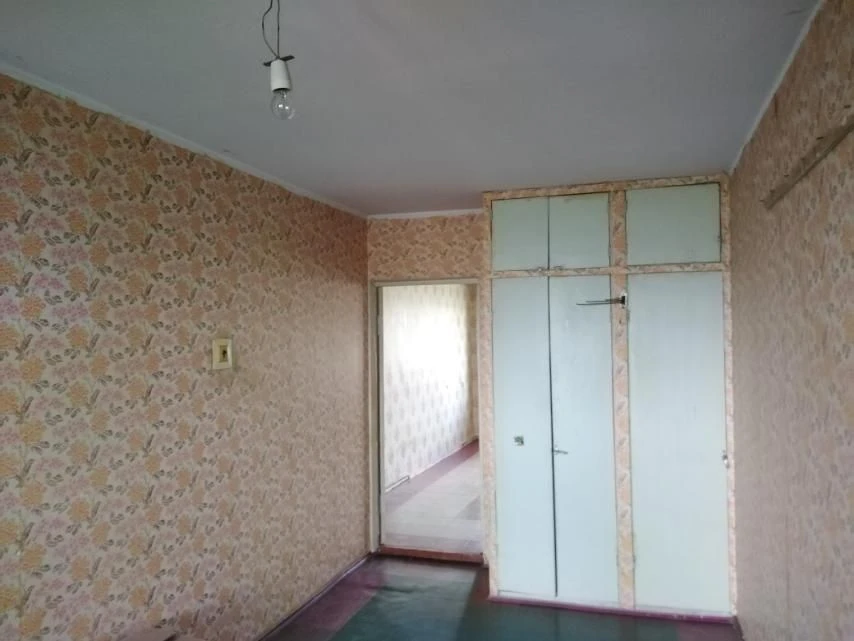 3 room apartment 6/9, Charovna Street (district 8 hospital)