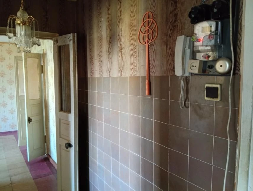 3 room apartment 6/9, Charovna Street (district 8 hospital)