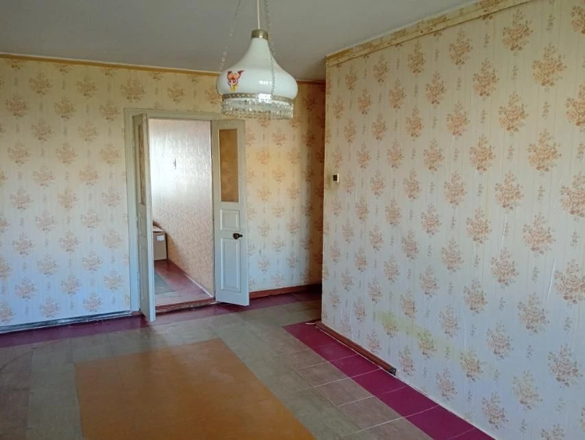 3 room apartment 6/9, Charovna Street (district 8 hospital)
