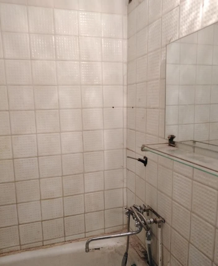 3 room apartment 6/9, Charovna Street (district 8 hospital)