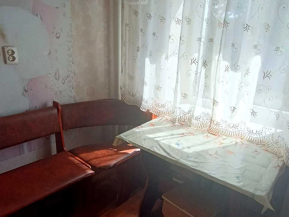 Apartment. Krivoi Rog, Korniya Rechmidila st. (Rokitina)