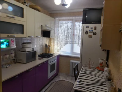 Продажа 2-комнатной квартиры на Дзержинском, по проспекту Мира 7 (хорош