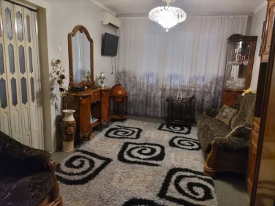 Продажа 2-комнатной квартиры на Дзержинском, по проспекту Мира 7 (хорош