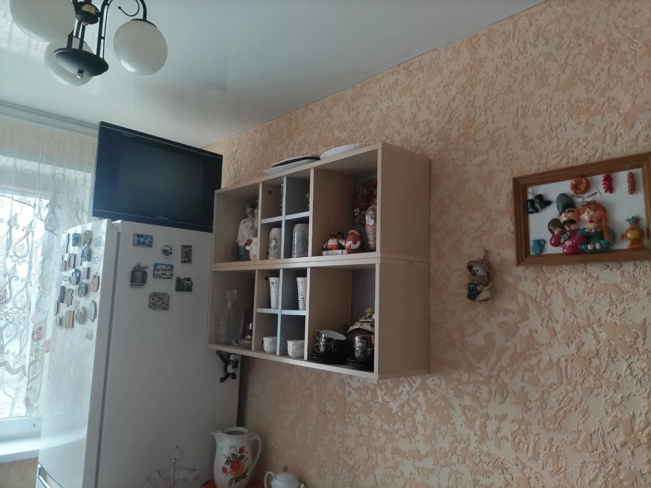 Продажа 2-комнатной квартиры на Дзержинском, по проспекту Мира 7 (хорош