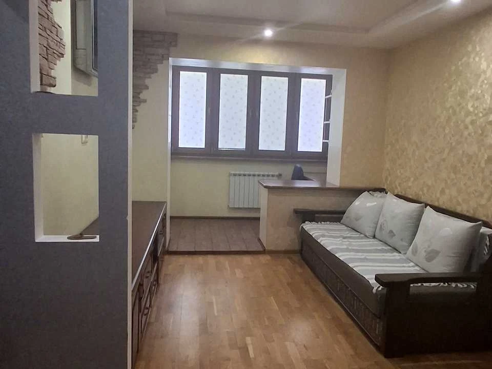 Apartment. Kryvyi Rih, Botanichna St. (Marshaka)