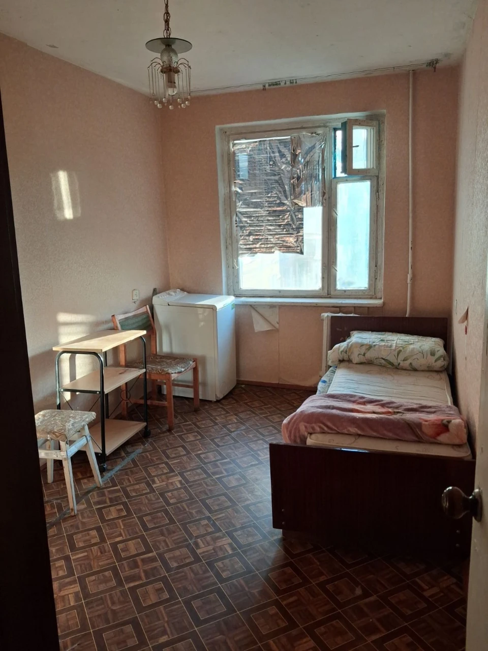 For Sale: 3-room Apartment, V. Velikogo (house style)