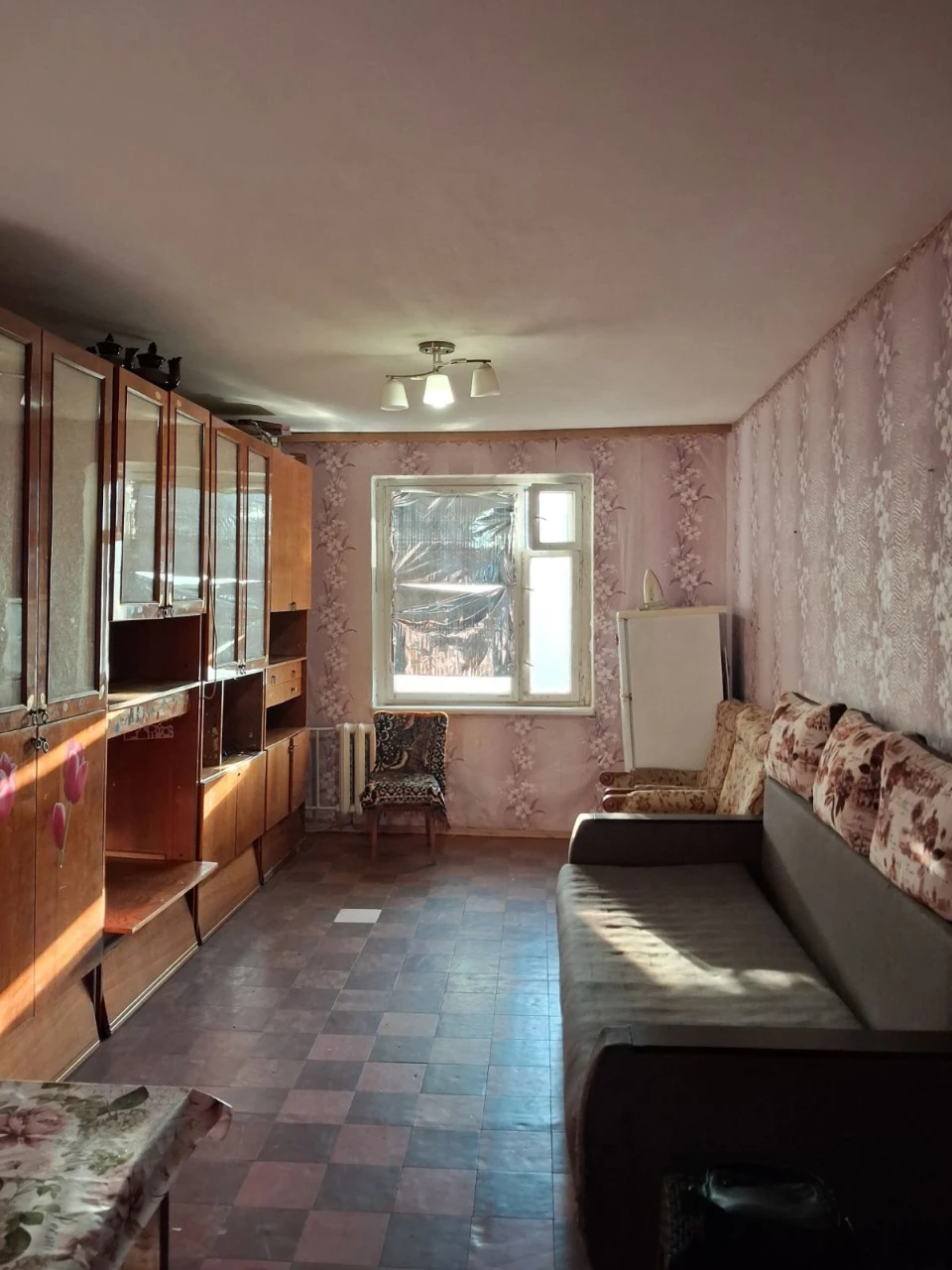 For Sale: 3-room Apartment, V. Velikogo (house style)