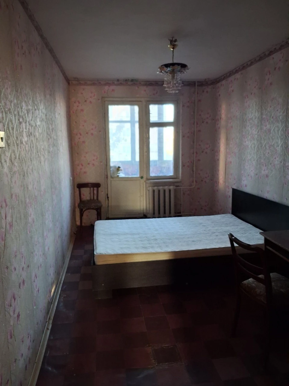 For Sale: 3-room Apartment, V. Velikogo (house style)