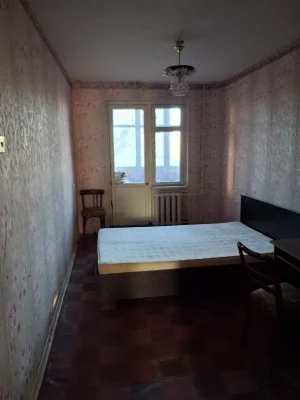 For Sale: 3-room Apartment, V. Velikogo (house style)
