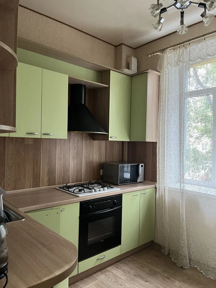 Под бизнес ! Красная линия! Продам 2х ком. «Сталинка» 57 кв.