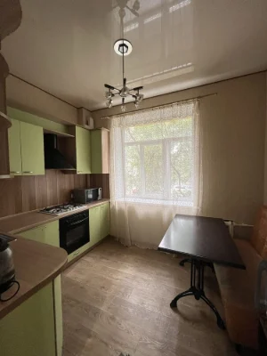 Под бизнес ! Красная линия! Продам 2х ком. «Сталинка» 57 кв.