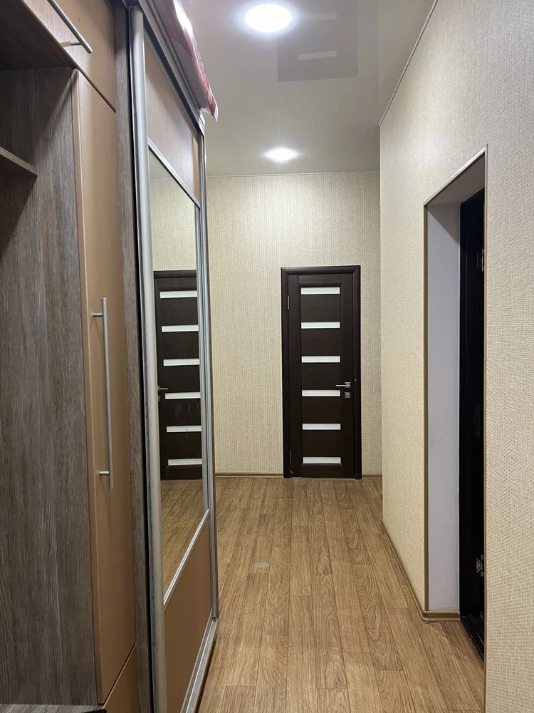 Под бизнес ! Красная линия! Продам 2х ком. «Сталинка» 57 кв.