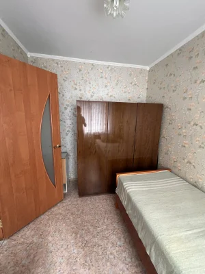 3-bedroom apartment on Zarychnyy Street