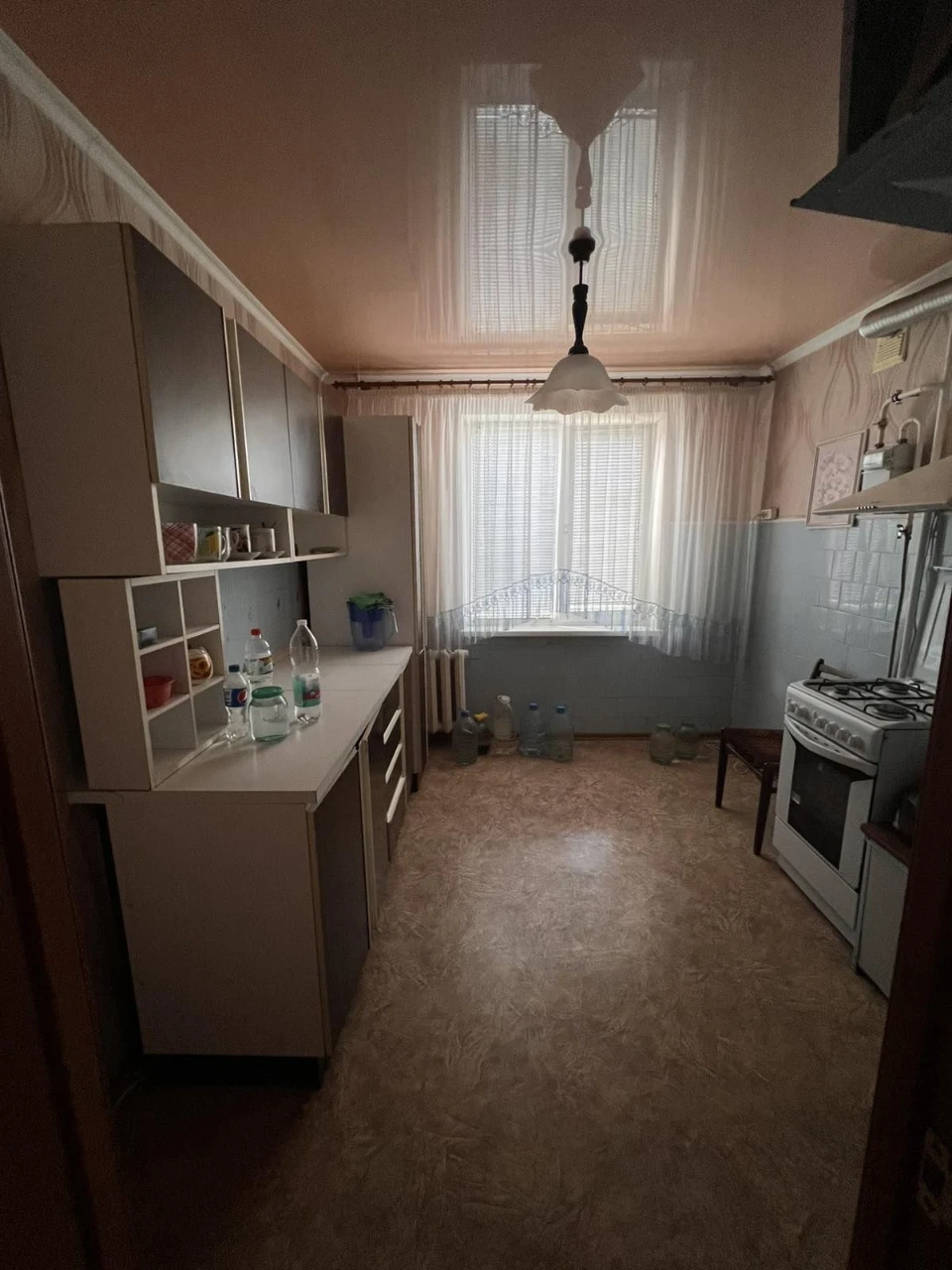 3-bedroom apartment on Zarychnyy Street