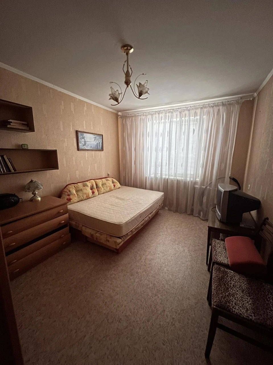 3-bedroom apartment on Zarychnyy Street